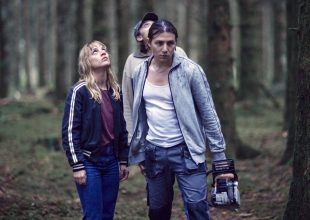 در همین حال روی زمین