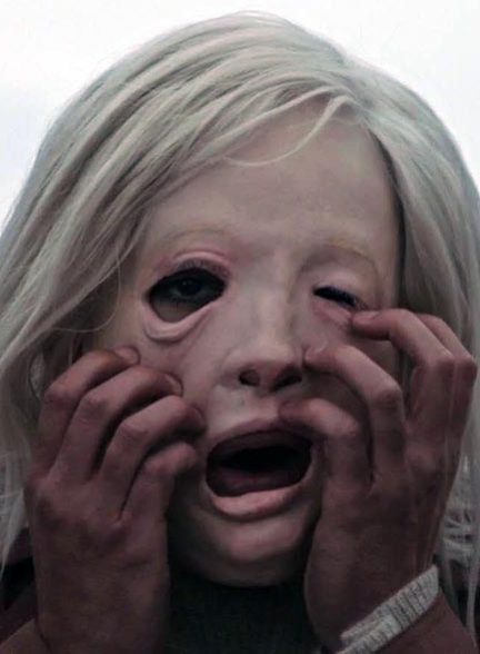 دانلود فیلم متصرف 2020 با زیرنویس